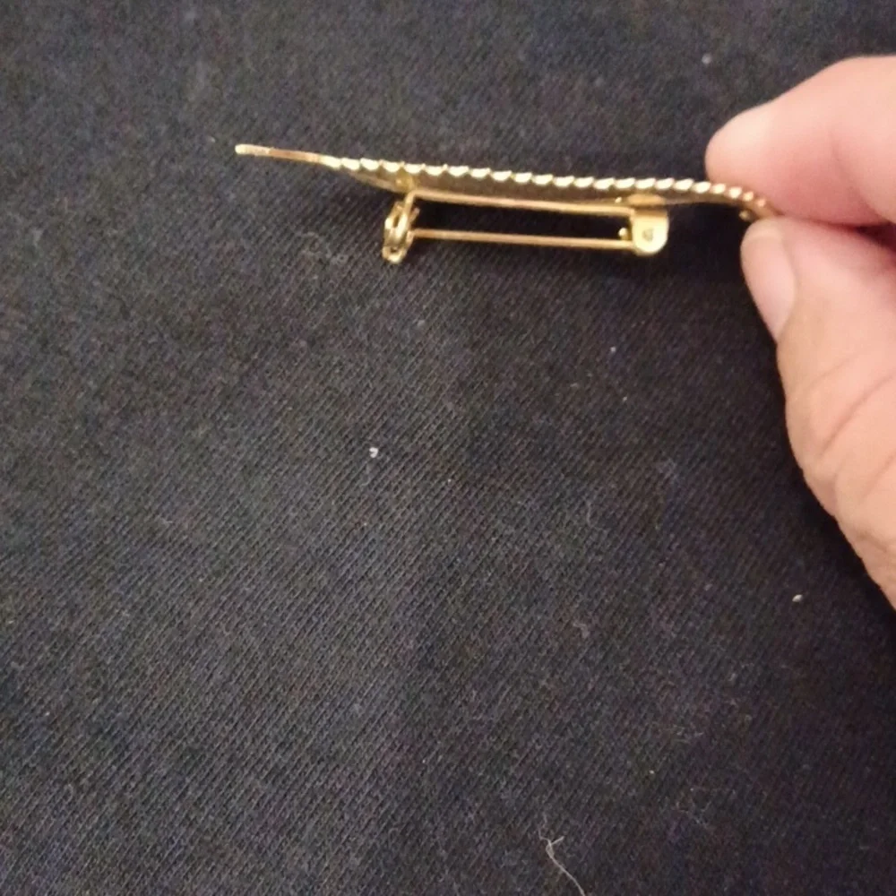 Gold-plated Leaf Brooch